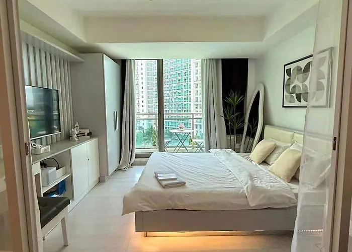 Light Manila